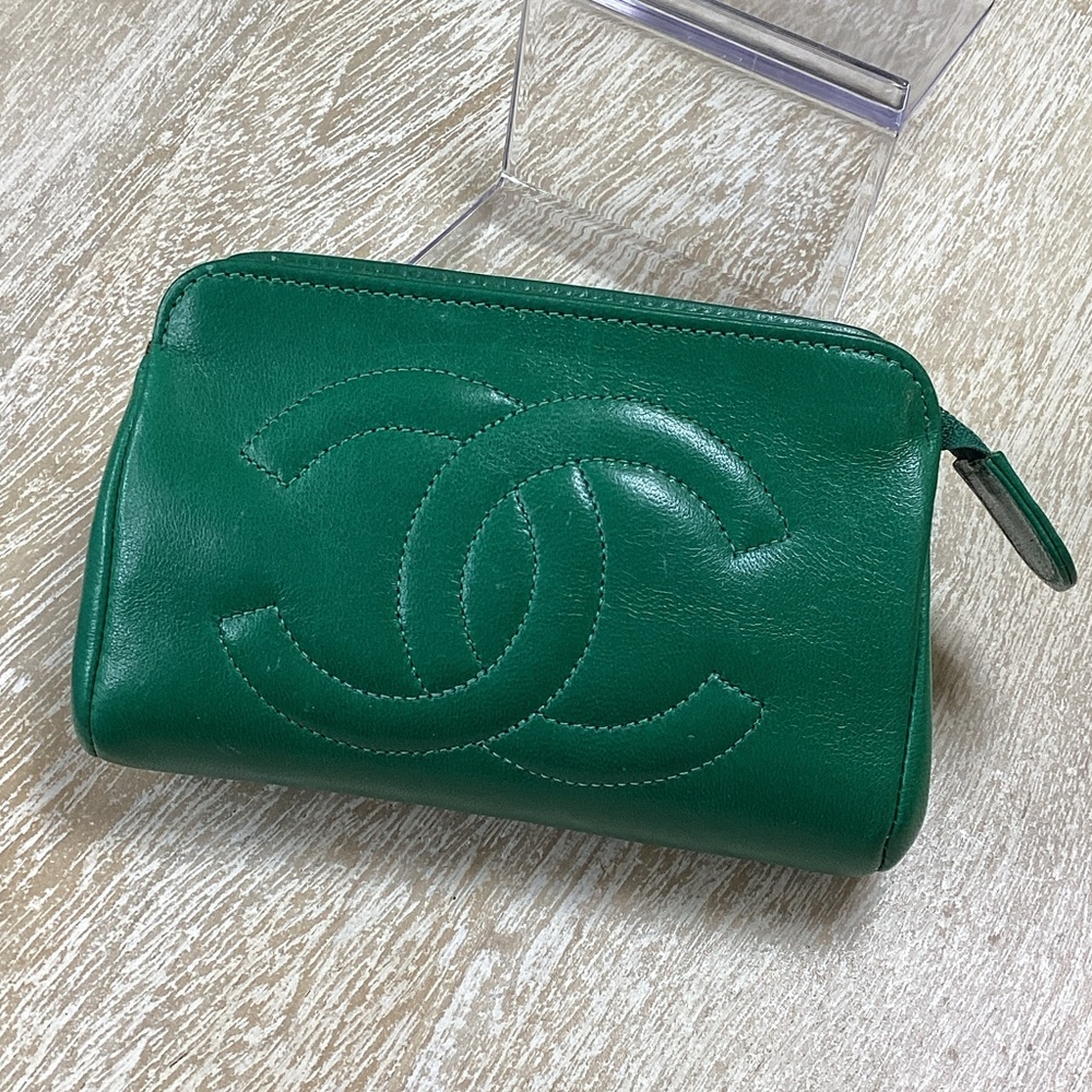 Authentic CHANEL💚Emerald Leather Coin Purse Makeup Pouch Gold Hardware RARE